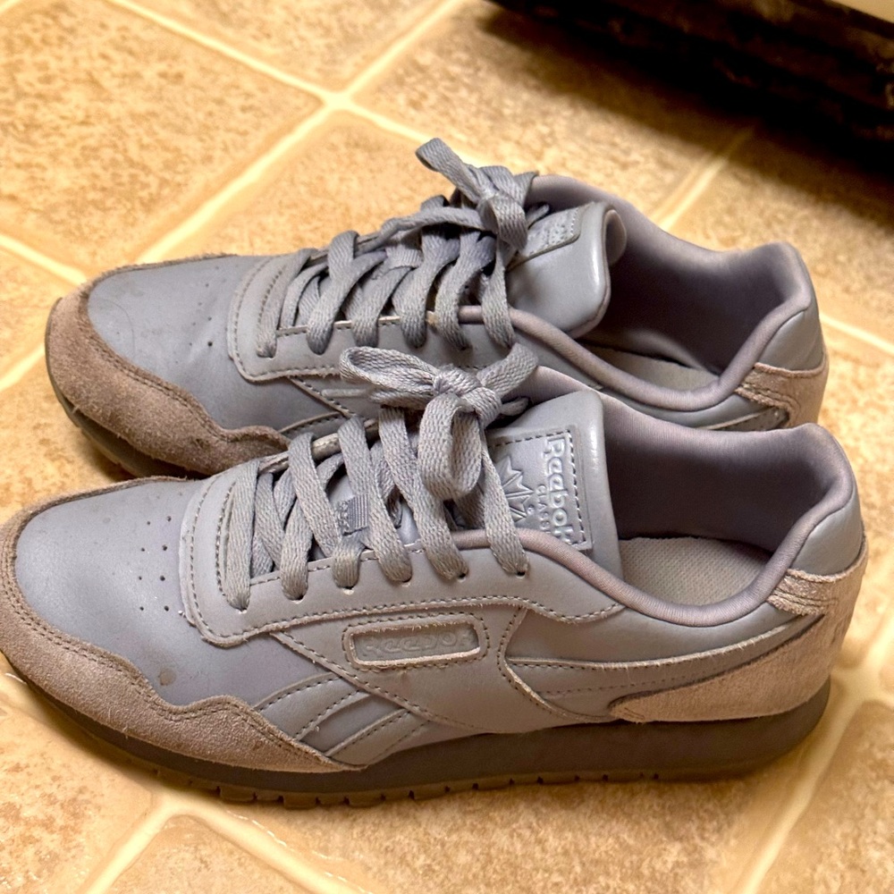 Reebok Classic Sneakers in Light Gray